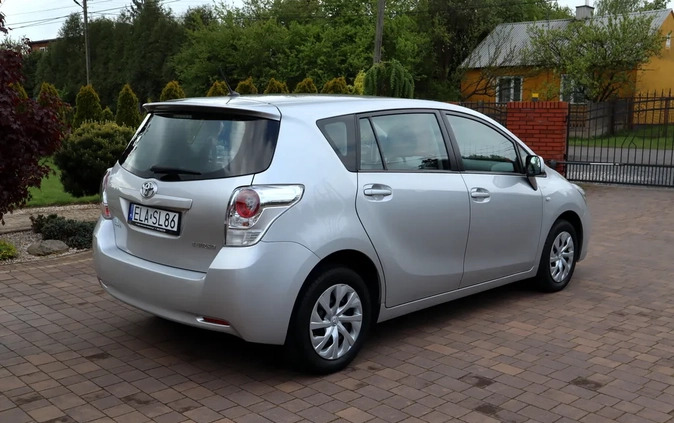 Toyota Verso cena 28900 przebieg: 205000, rok produkcji 2009 z Gołdap małe 529
